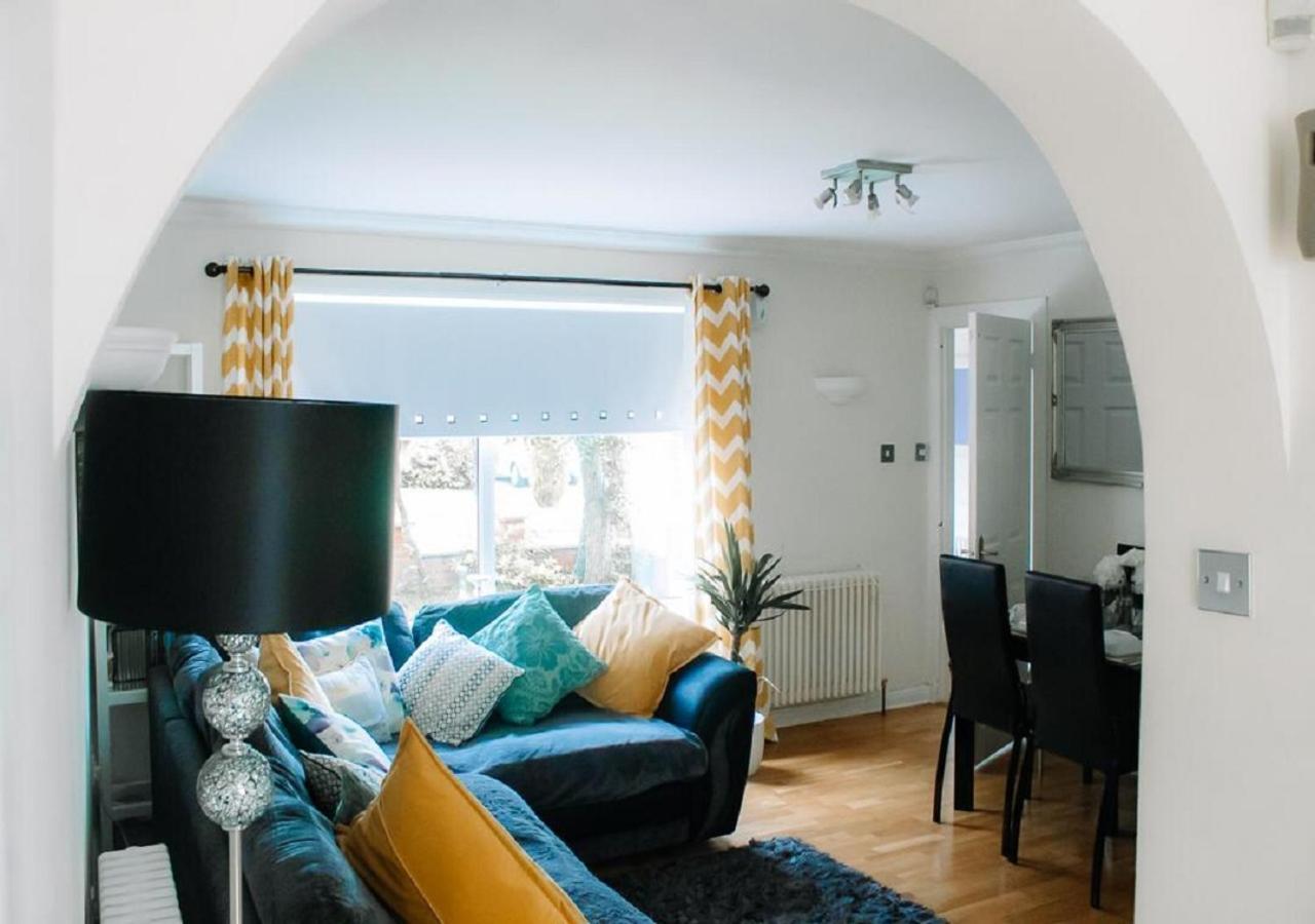 Home To Home Stay Apartment Глазгоу Екстериор снимка