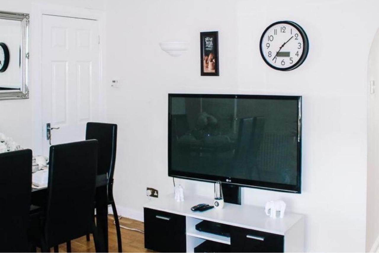 Home To Home Stay Apartment Глазгоу Екстериор снимка