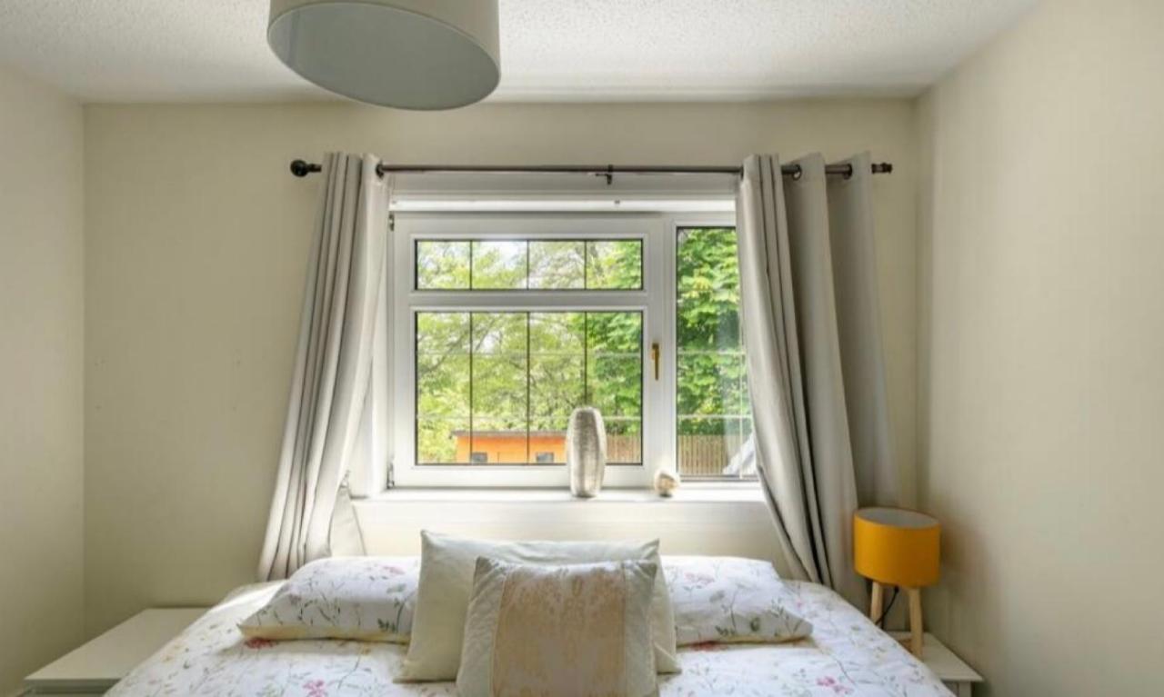 Home To Home Stay Apartment Глазгоу Екстериор снимка
